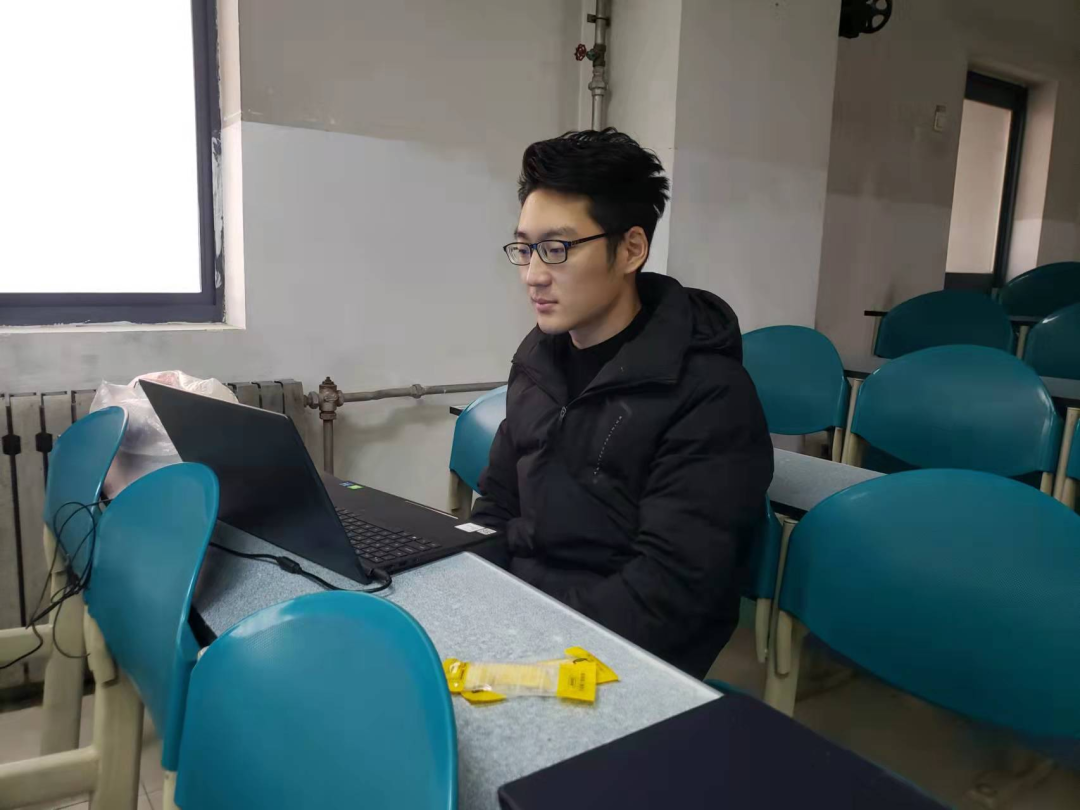 成人app
