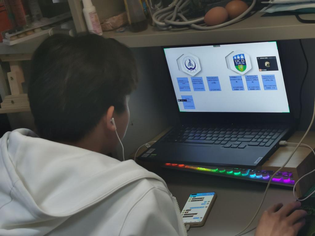 成人app